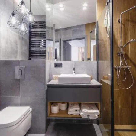 Prywatny Stone Hill Rackiewicz Z Basenem アパート *